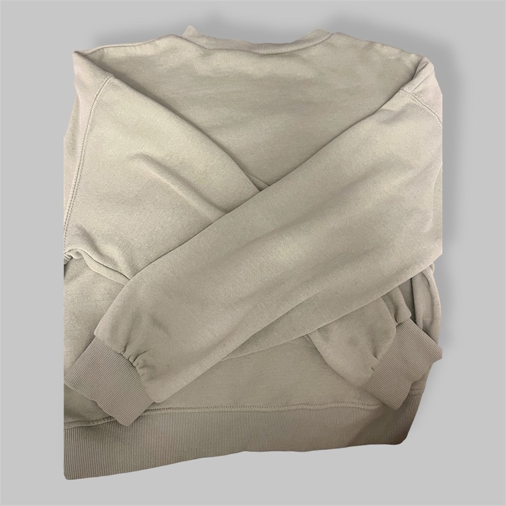Womens crewneck sweatshirt